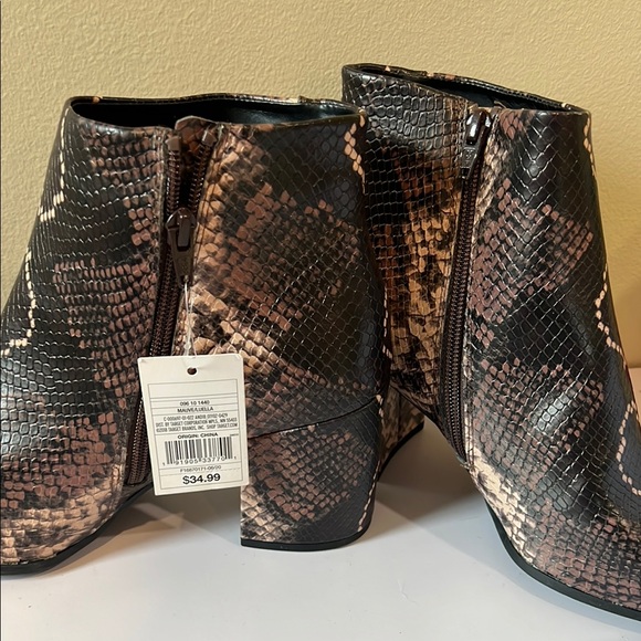 A New Day Women's Black and Brown Ankle Boots 9.5 - Picture 4 of 7